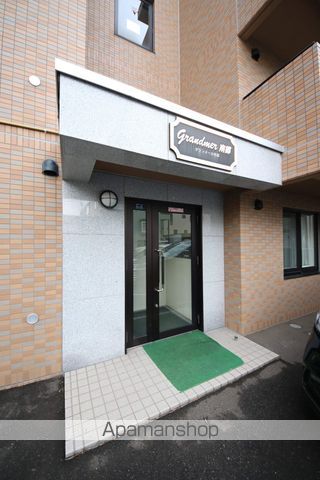 グランメール南郷の玄関写真