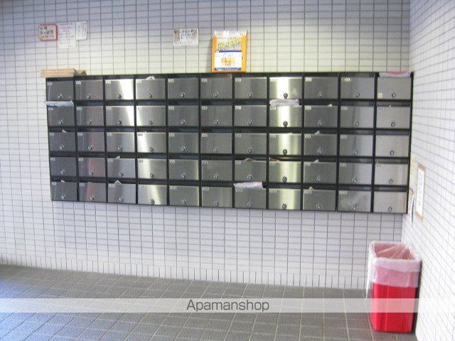 プレサント南9西12の玄関写真