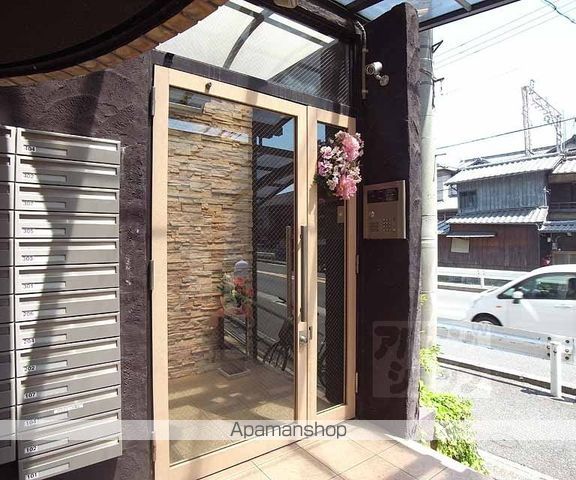アークヒルズ桃山の玄関写真