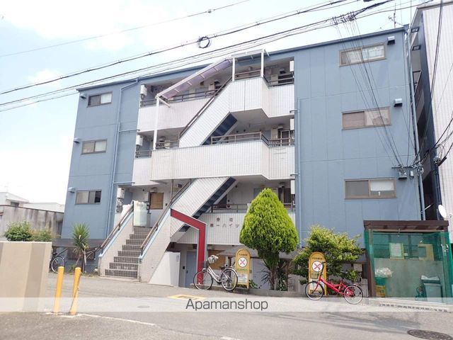 秀和第一ハイツの外観写真