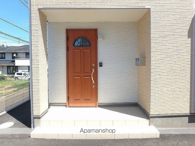 アンソレイエ松葉A棟の玄関写真