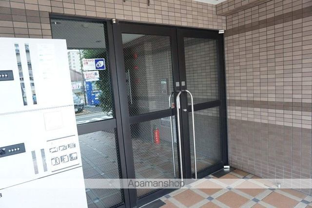 クレストステージ内山の玄関写真