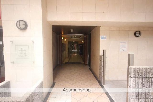 グラビスコート紙屋町の玄関写真
