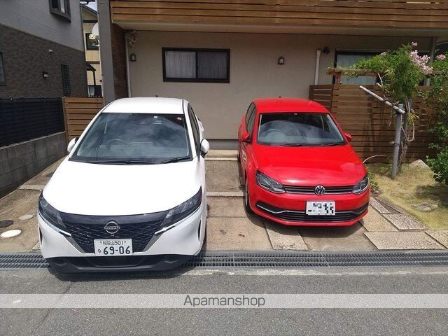 和歌山県和歌山市和歌浦南３丁目[1LDK/38.5m2]の駐車場