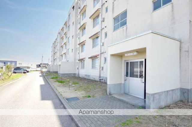 ビレッジハウス上北島2号棟の玄関写真