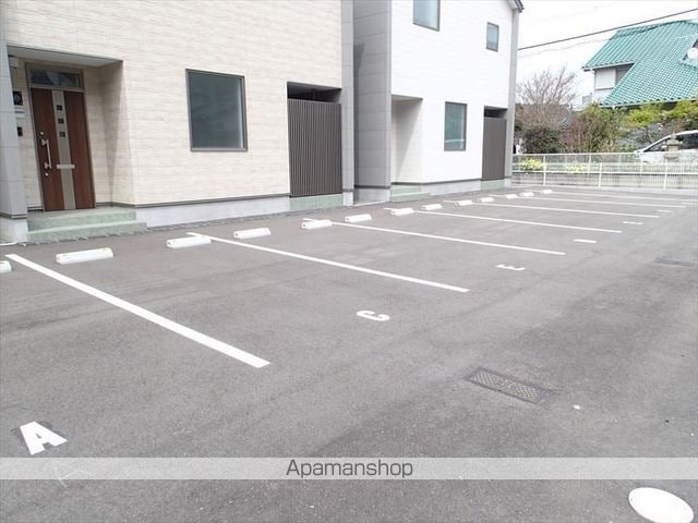 Ｉｔ’ｓ毛見[3LDK/97.7m2]の駐車場1