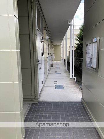 レオパレスフルーラの玄関写真