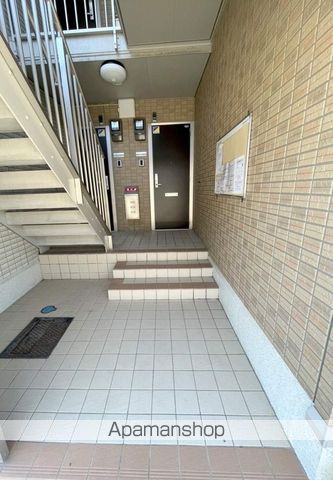 シャトル VIVI Aの玄関写真