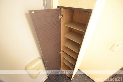 香川県丸亀市津森町[1K/31.69m2]の玄関