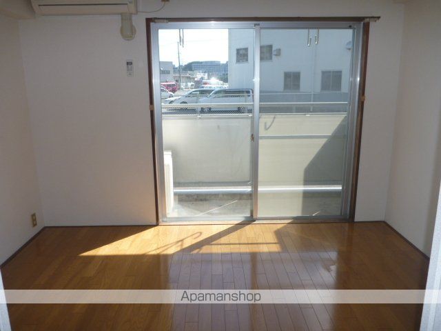 アーバネスト西村IIIの内装写真