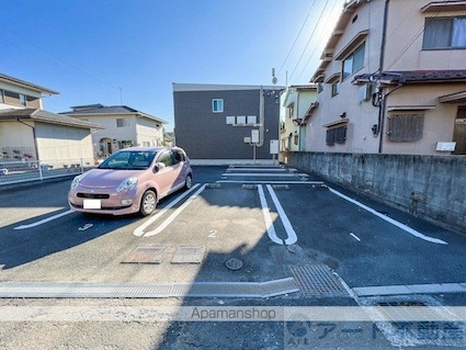 グランディールＮ[1K/32.2m2]の駐車場