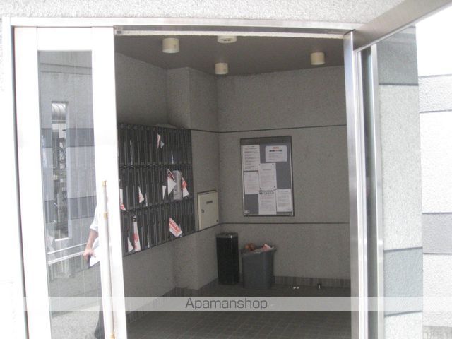 センチュリー玉川の玄関写真