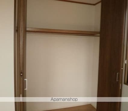 ファミール河野Ａ・Ｂ・Ｃ棟[2LDK/55.44m2]の内装3