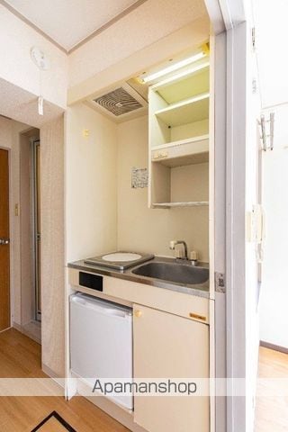 ロイヤルハイツ中川の内装写真
