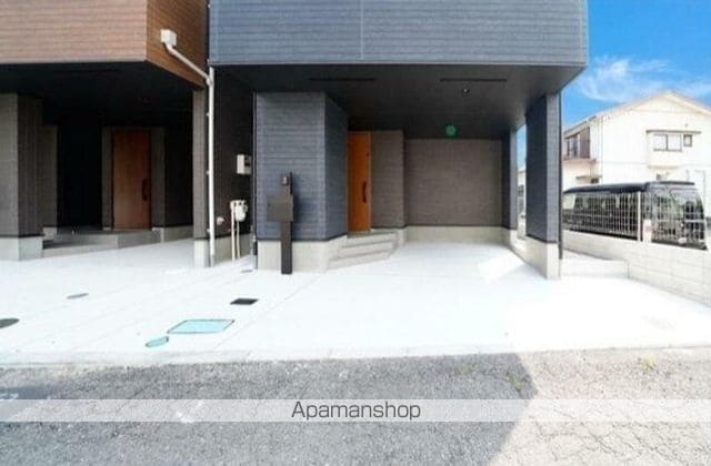 湘南モノレール 片瀬山駅 徒歩10分 3階建 新築の玄関写真