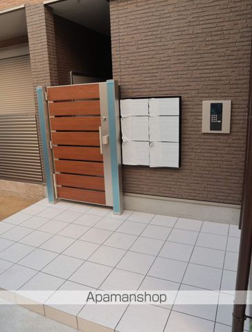F STYLE 浜寺石津町西3号館の玄関写真