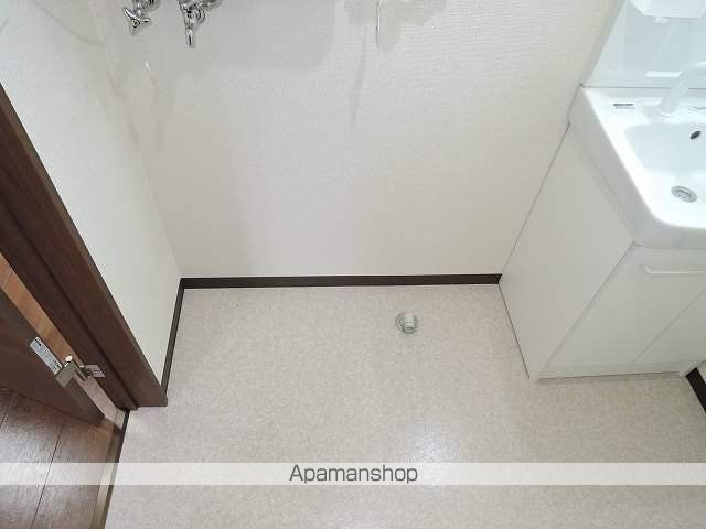クリスタルハイツ栄町の内装写真