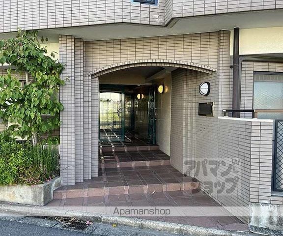 ロイヤルガーデン長岡京の玄関写真