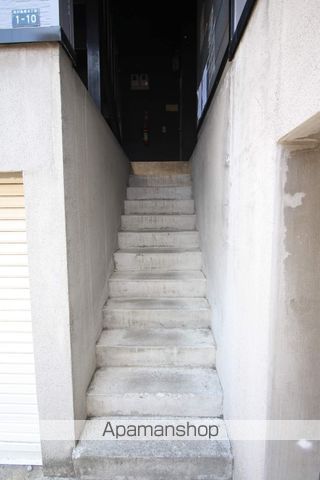 PLAZA IN 374の玄関写真