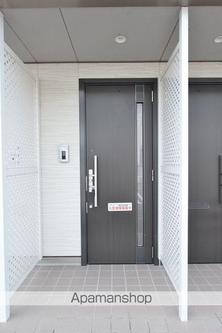 シャーメゾン ジェルメ B棟の玄関写真