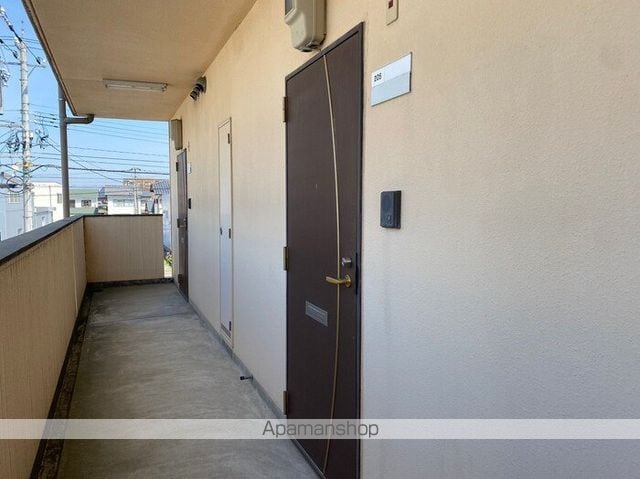 VILLA HCSSの玄関写真