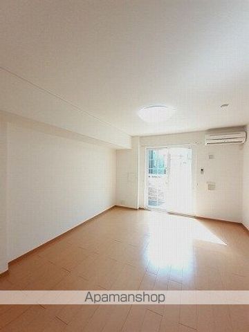 アベンシス5の内装写真