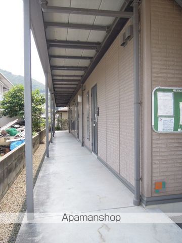 ステラ壱番館の玄関写真