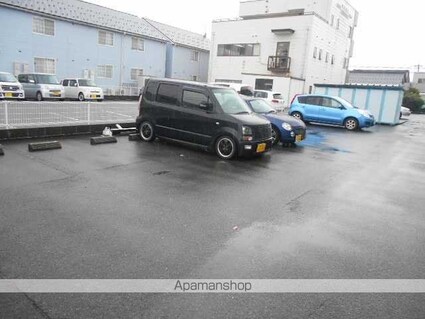 レオパレスプレミール[1K/20.28m2]の駐車場