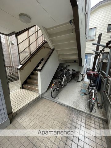 松尾ビルの玄関写真