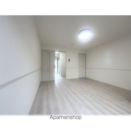 ＤＥ　ＤＯＭＯ　ＧＥＭＩＮＯＳ　２ｎｄ[1K/33m2]のリビング・居間