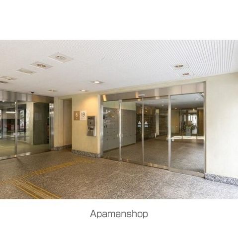 東雲キャナルコートCODAN19号棟の玄関写真