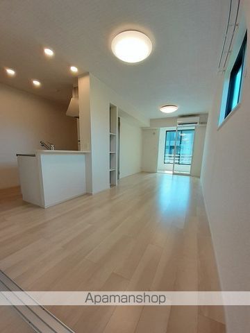 プラティーク挾間 弐番館の内装写真
