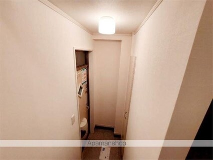 レラ　リュミェール[1K/38.3m2]の玄関