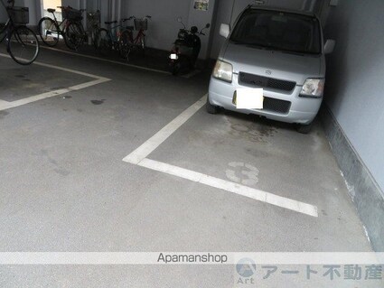 オクトワール松山中村[1R/26.68m2]の駐車場2