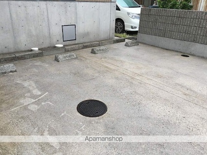 高知県高知市二葉町[1R/34.6m2]の駐車場