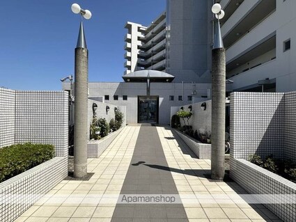 サーパス地吹園[3LDK/70.03m2]のエントランス