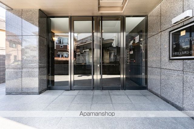 ルーブル高円寺参番館の玄関写真