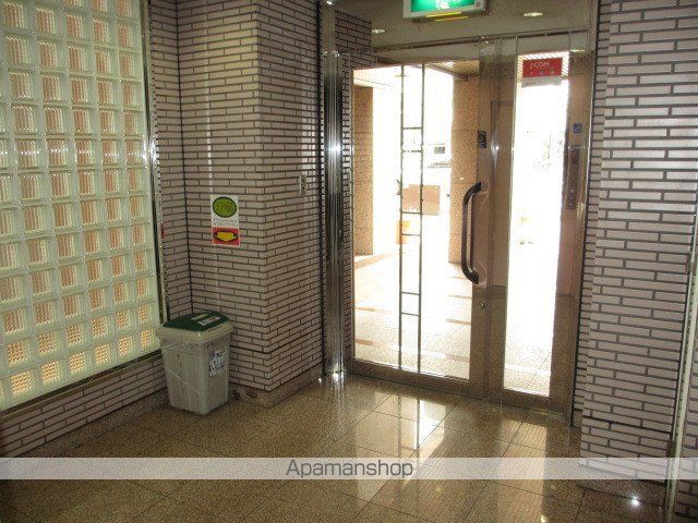 オズ レジデンスの玄関写真