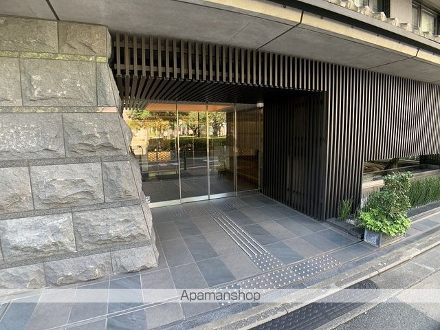 プレサンスグラン京都東洞院の玄関写真