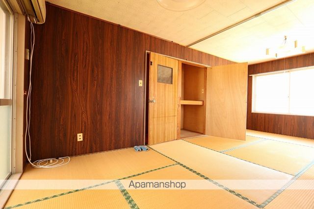 徳島線 鴨島駅 徒歩3分 3階建 築51年の内装写真