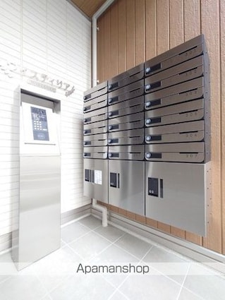 ウィステリア[1R/31.8m2]のエントランス