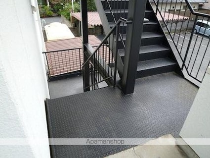 大阪府泉北郡忠岡町忠岡東１丁目[3LDK/64m2]の共用部1