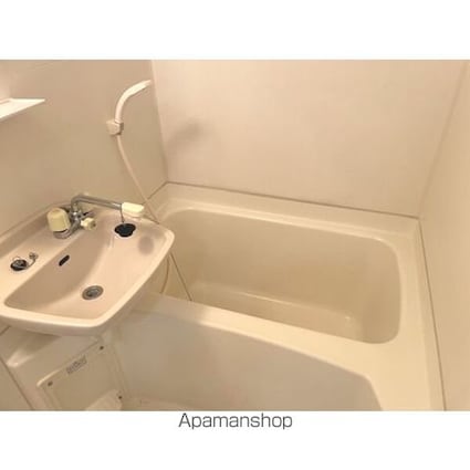 愛知県名古屋市西区城町[1K/25.2m2]のバス