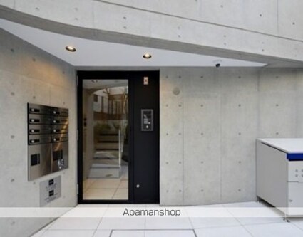東京都新宿区荒木町[1R/22.54m2]のエントランス1