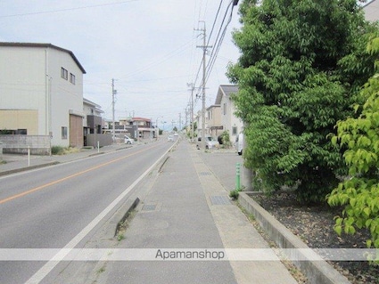 メゾンルミエールＡ棟[1LDK/40m2]の周辺2