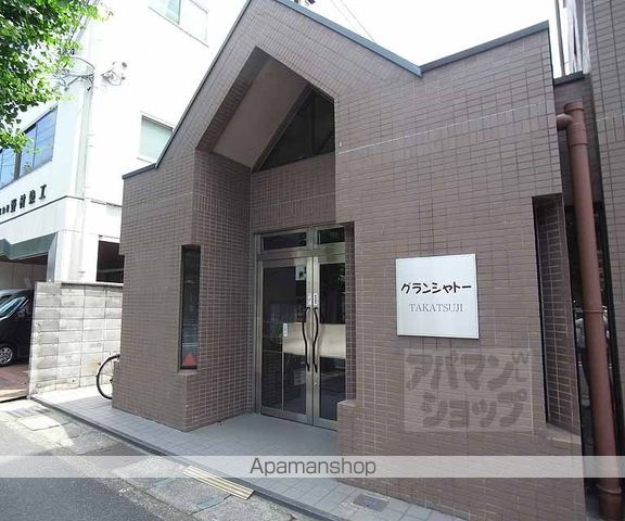 グランシャトー高辻の玄関写真