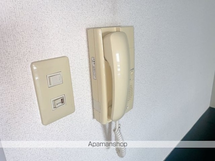 メゾン・ド・アーベリール[1R/30.4m2]のセキュリティ