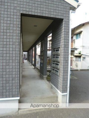 アドヴァンス青山の玄関写真