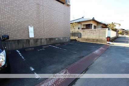 宮脇書店仏生山マンション[2DK/52.5m2]の駐車場