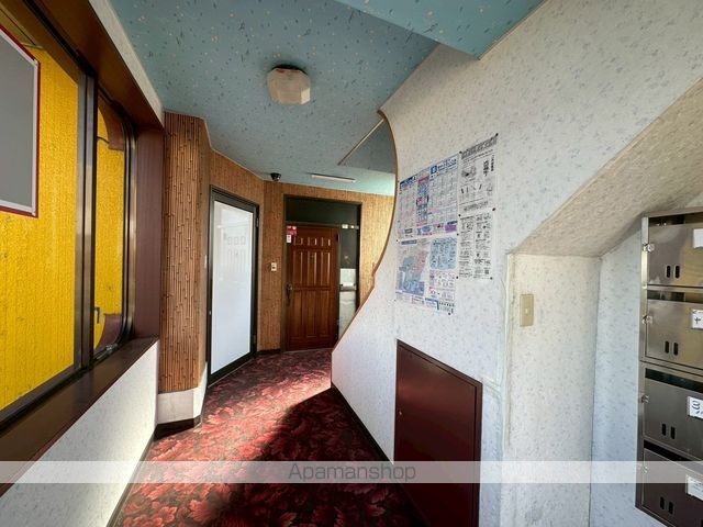 野々村ビルの玄関写真